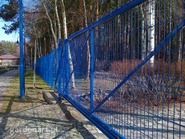 Ogrodzenie panelowe z bramą przesówną